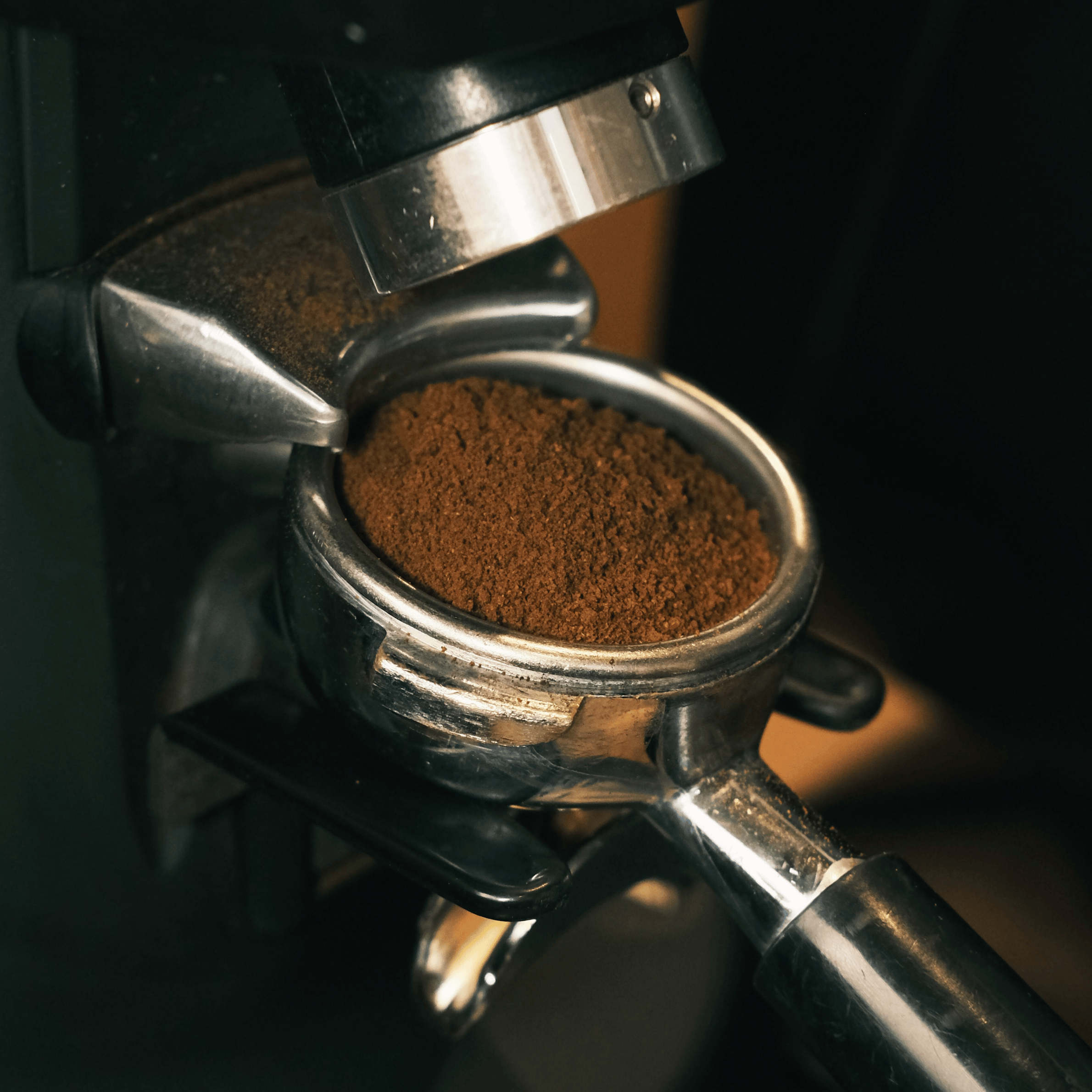 Sammenligning af grov, mellem og fin kaffekværning til forskellige bryggemetoder