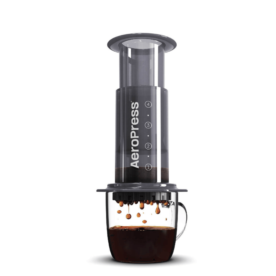AeroPress Original kaffebrygger – kompakt og bærbar til hurtig, fyldig kaffe. Perfekt til espresso-lignende bryg eller filterkaffe på farten.