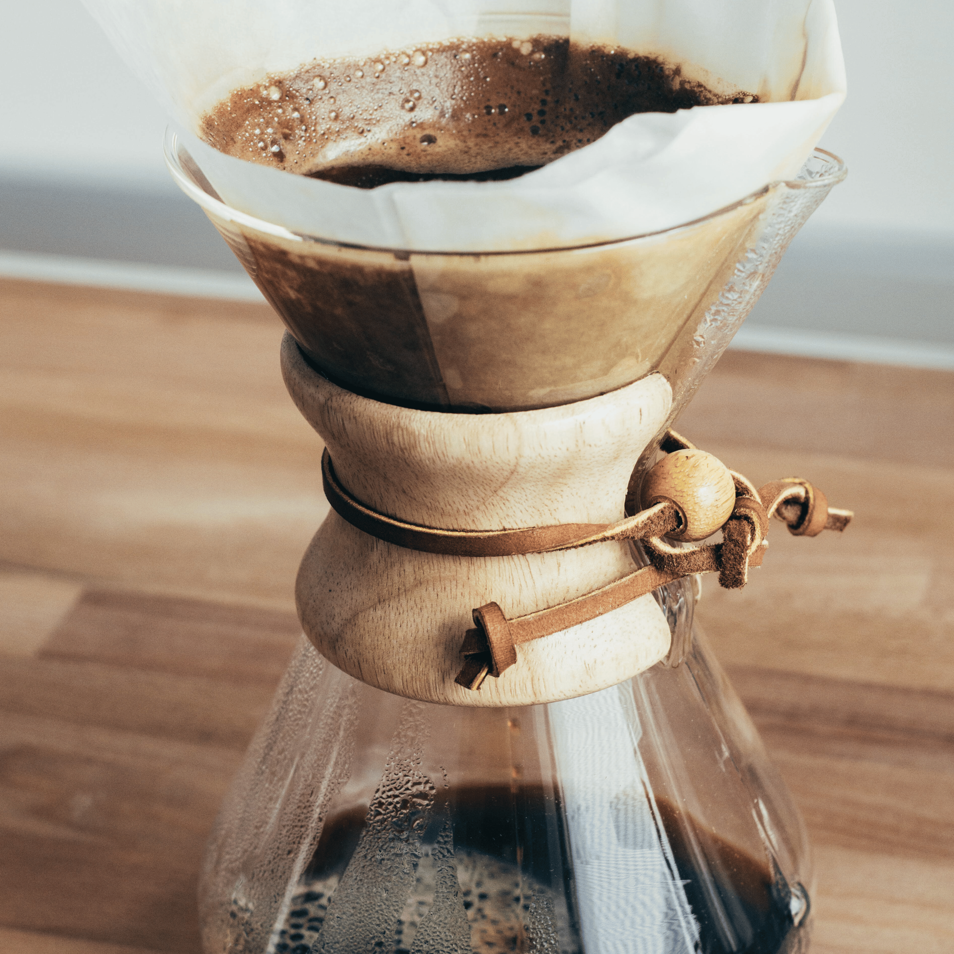 Chemex pour over kaffebrygger med originale Chemex kaffefiltre, der giver en klar og balanceret kop filterkaffe.