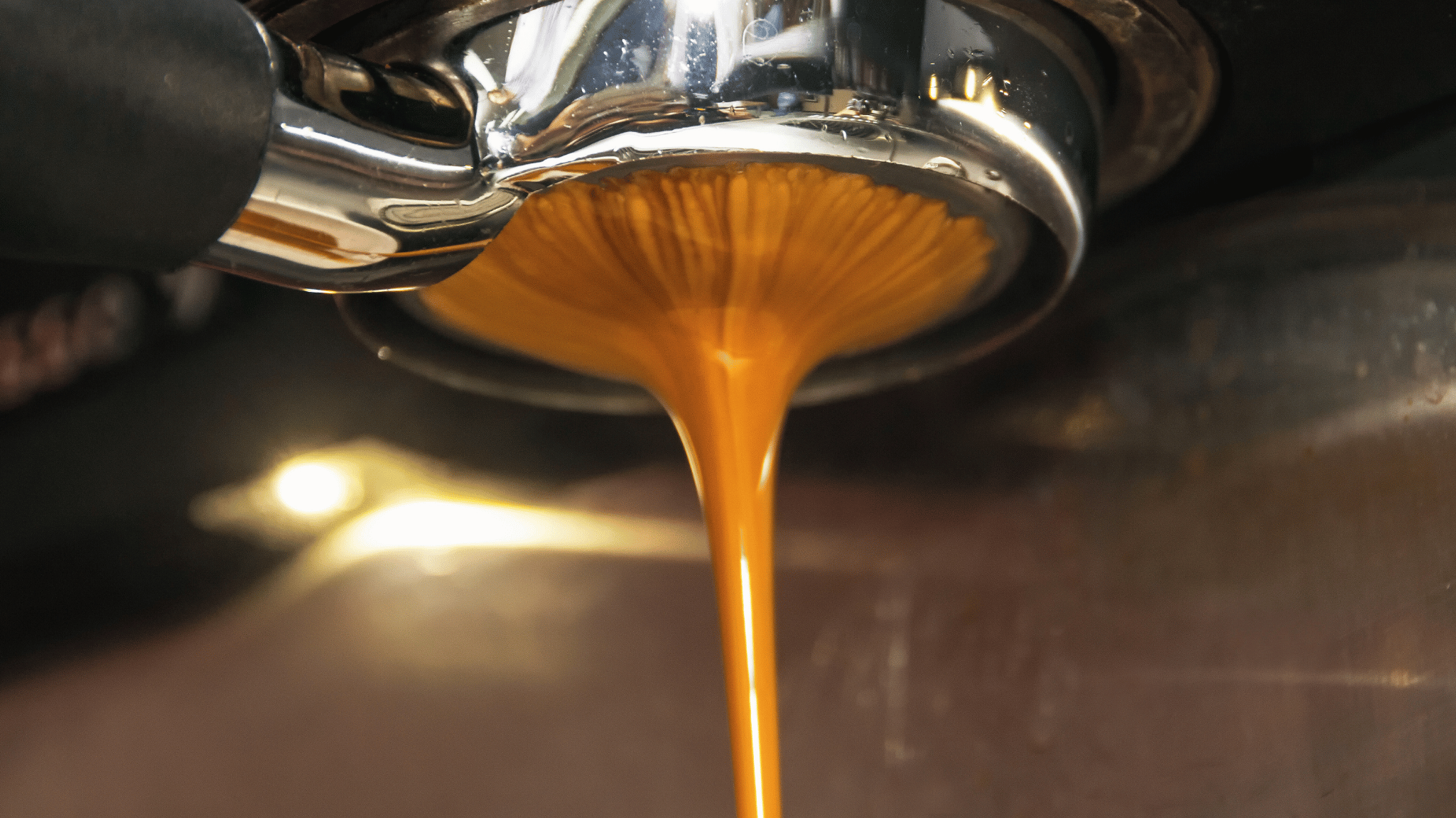 Ensartet kaffekværning sammenlignet med ujævn formaling og dens effekt på ekstraktion